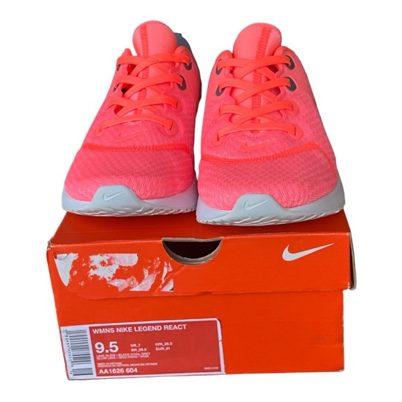 Nike Women’s Legend React Sneakers Size 9.5. New in box - Picture 5 of 7